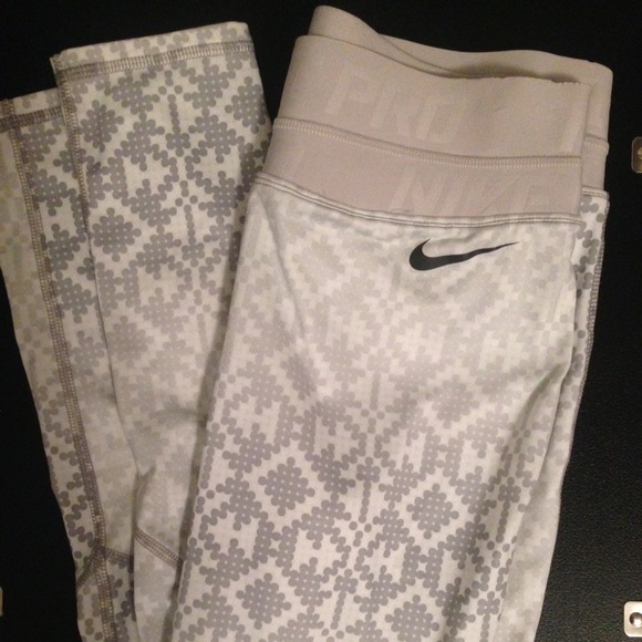 Nike Pro Combat Leggings