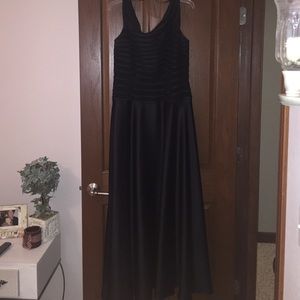 JS collections Black formal dress. SIZE 14