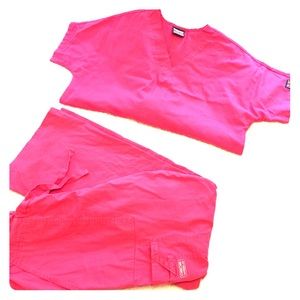 Cherokee scrub top sz med.