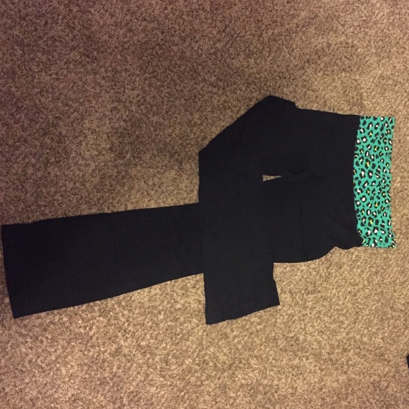 Yoga pants, never worn