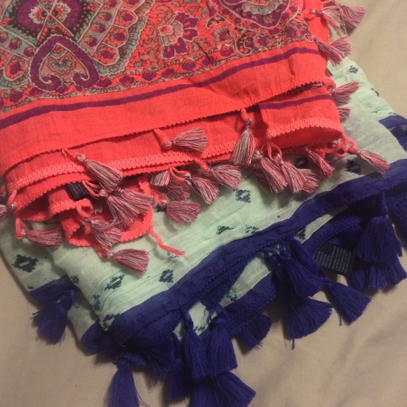 Light weight scarves with tassels