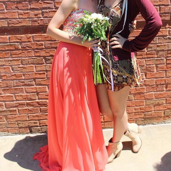 PROM DRESS!😍 - Picture 2 of 3