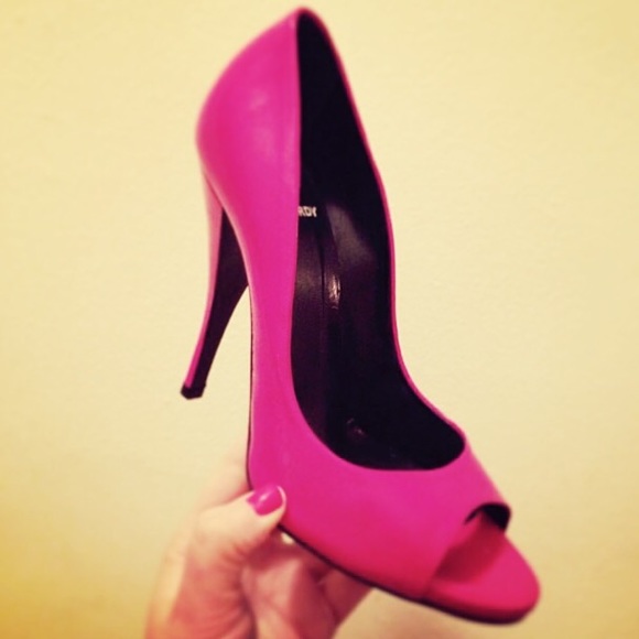 Pierre Hardy fuschia classic peep toe shoe.