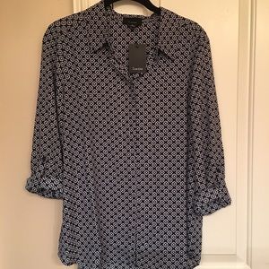 NWT Lumiere patterned button up blouse