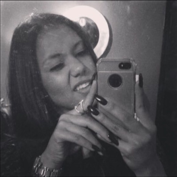 Meet your Posher, Asha