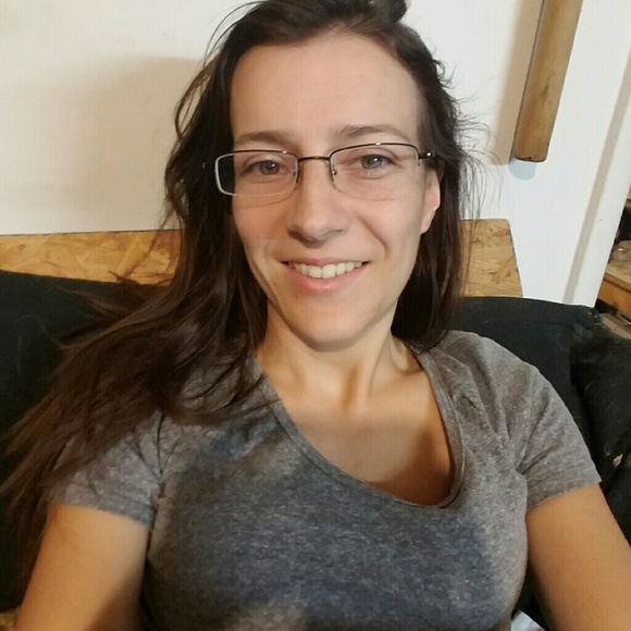 Meet your Posher, Jessica - Picture 2 of 2