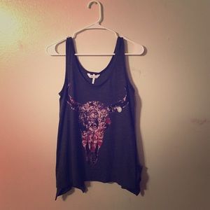 Asymmetrical graphic tank