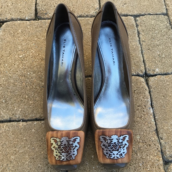 Elite Tahari NWOT size 37 patent leather grey