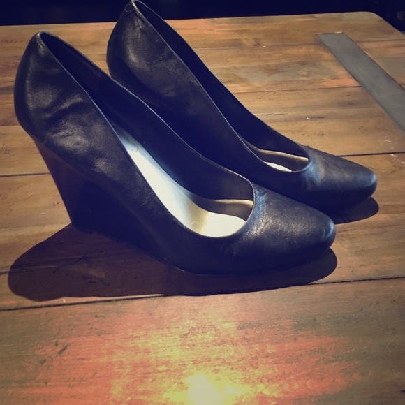 Wedge heels