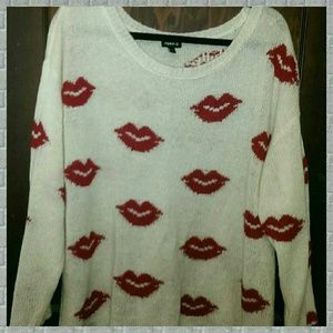Oversized lips sweater