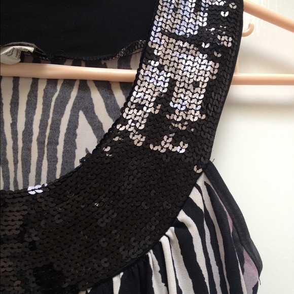 🔴 SOLD! Zebra Print & Sequin Dress - Picture 2 of 4