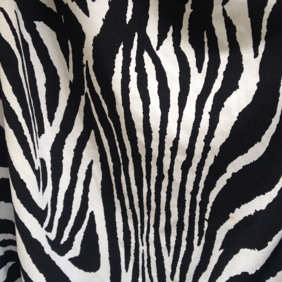 🔴 SOLD! Zebra Print & Sequin Dress - Picture 3 of 4