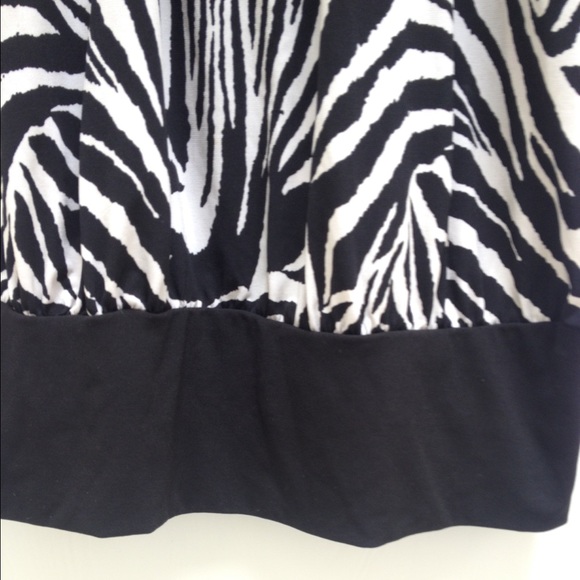 🔴 SOLD! Zebra Print & Sequin Dress - Picture 4 of 4