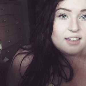 Meet your Posher, Hallie