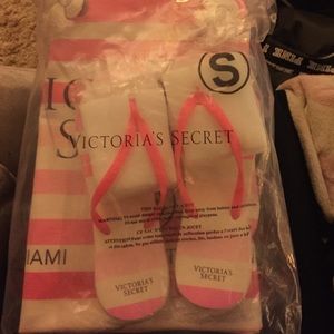 Beach bag with matching flip flops