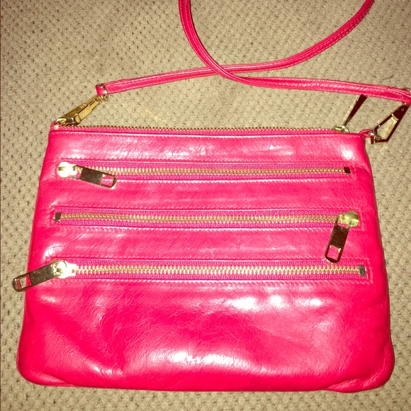 Red Rebecca Minkoff crossbody 1️⃣Day only SALE⁉️