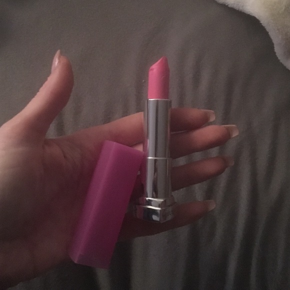 Maybelline lipstick