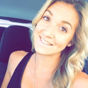 Meet your Posher, Rebecca