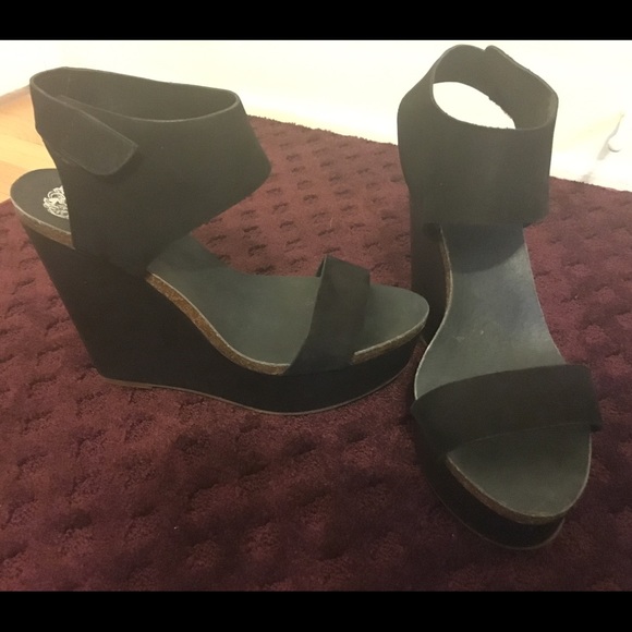 🔶🔶ONE DAY SALE🔶🔶 Vince Camuto black wedges