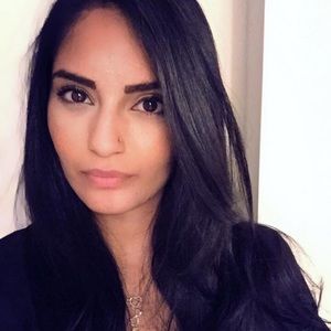 Meet your Posher, Azita