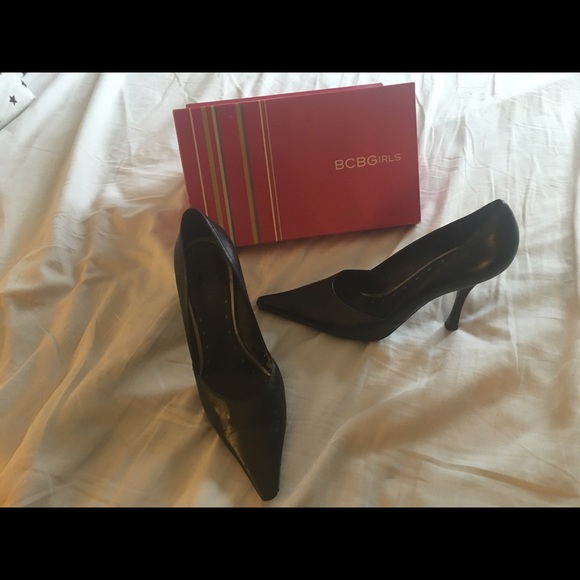 BCBG black heels - Picture 1 of 1