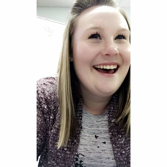 Meet your Posher, Macee