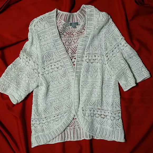 Short sleeve sweater