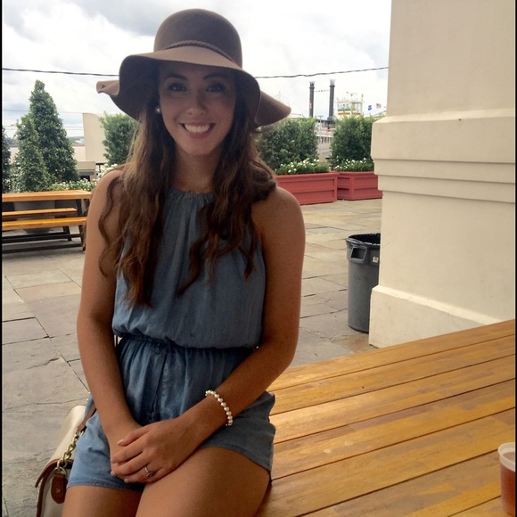 Meet your Posher, Courtney - Picture 3 of 5