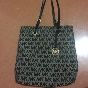 Michael Kors shoulder tote