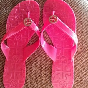 Tory Burch pink sandal flips