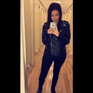 Meet your Posher, Nanci