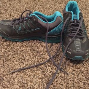 Women's Nike Airmax shoes