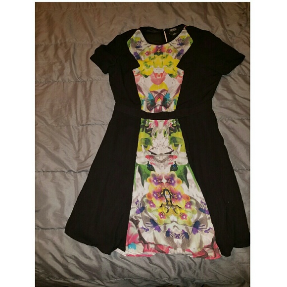 PRABAL GURUNG BLACK AND WILDLY FLORAL DRESS - Picture 1 of 2