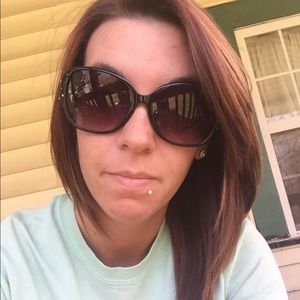 Meet your Posher, Stacy