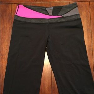 Lululemon groove crops, size 8, never worn