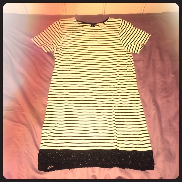 Forever 21 Dresses & Skirts - Forever 21 Black & White Striped T-Shirt Dress