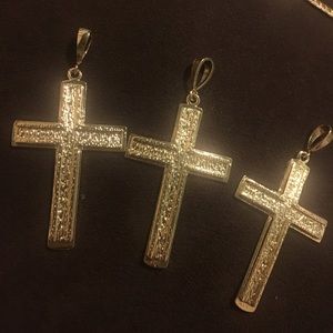 18k laminated gold pendant.