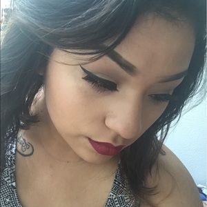 Meet your Posher, Iris