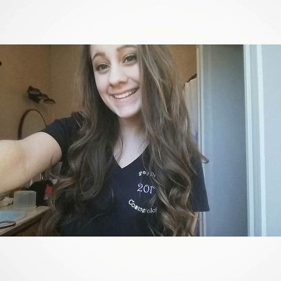 Meet your Posher, Hannah - Picture 1 of 1