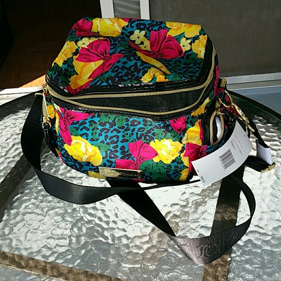 Betsey Johnson Handbags - Betsey Johnson lunch box nwt