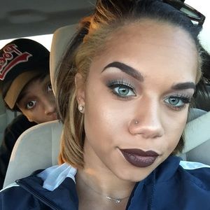 Meet your Posher, Alexis