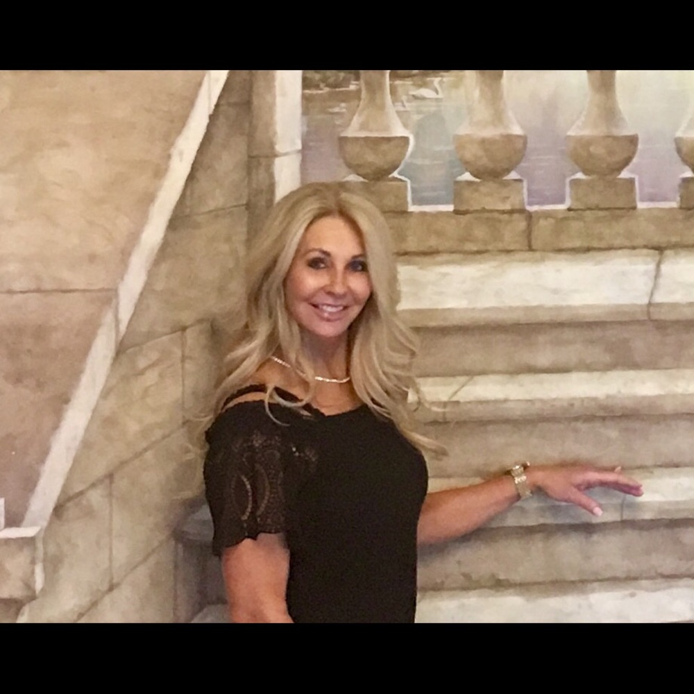 Meet your Posher, Tina