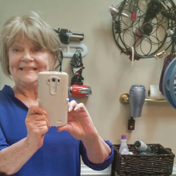 Meet your Posher, Shirley - Picture 3 of 3