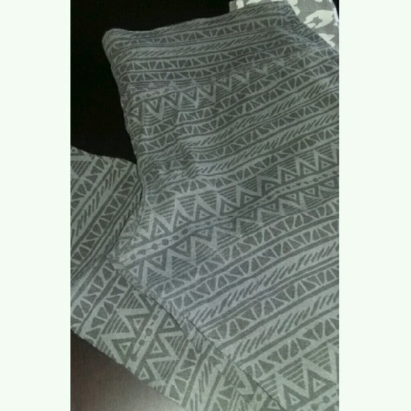 💌DONATED 💌 BUNDLE BUY Active Wear Leggings - Picture 2 of 4