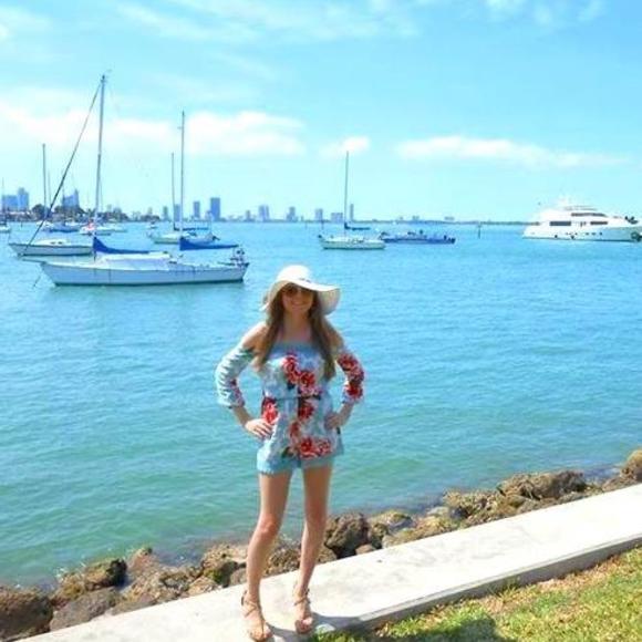 Meet your Posher, Kelsi - Picture 1 of 1