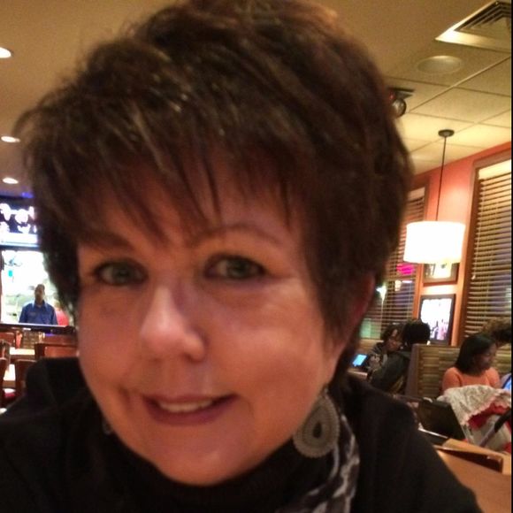 Meet your Posher, Gina