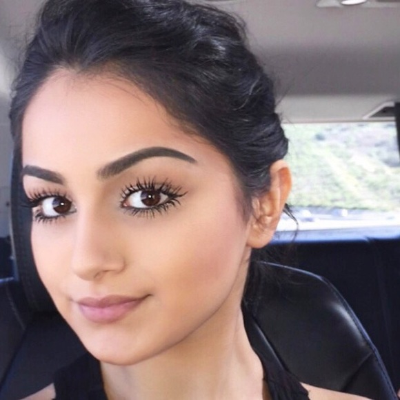 Meet your Posher, Madina