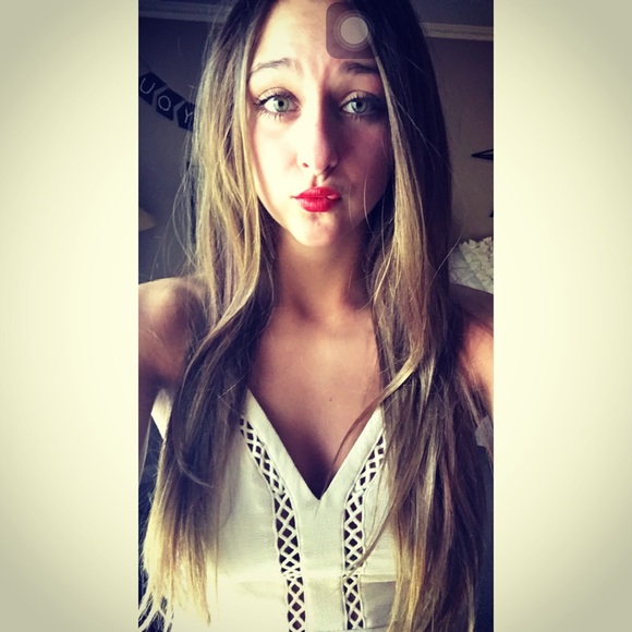 Meet your Posher, Julia - Picture 1 of 1