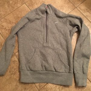Nike small pullover