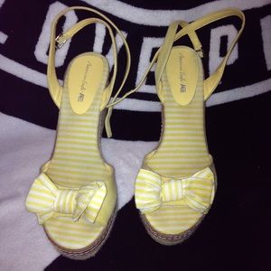 ❤️Cute yellow striped wedges